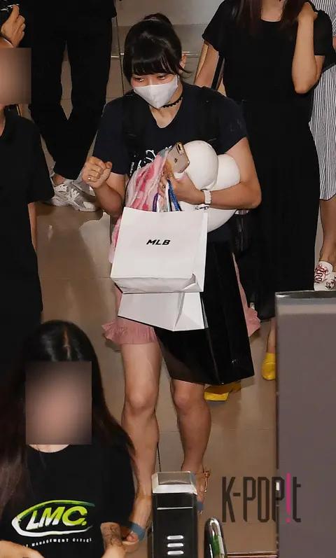 Produce 48, Gotomoe — Airport