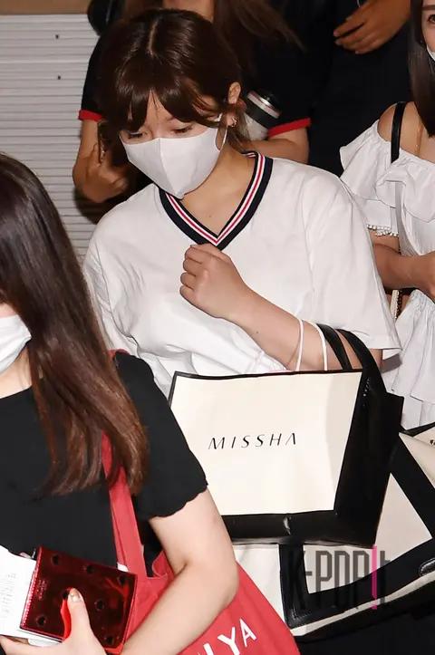 Produce 48, Kiyazaki Miho — Airport