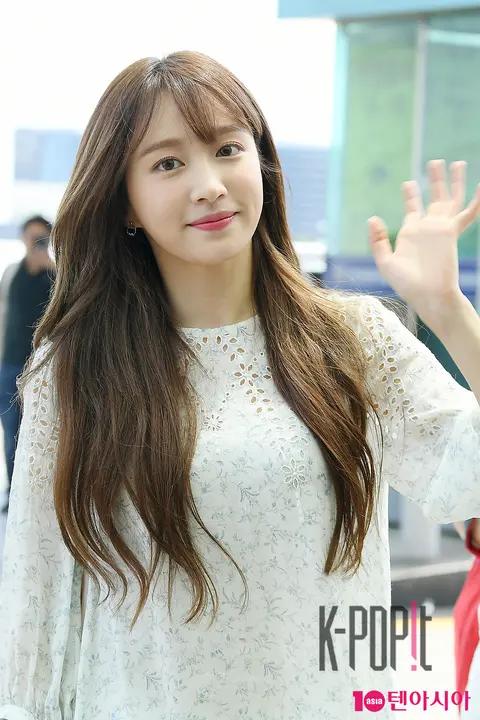 EXID, Hanni (NewJeans) — Airport