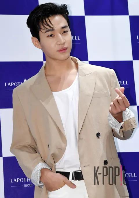 Henry (4) — Lancôme Photocall