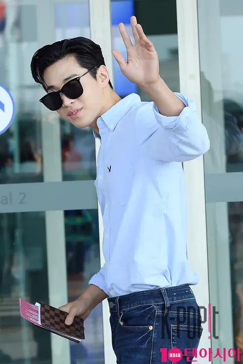 Henry (6) — Airport