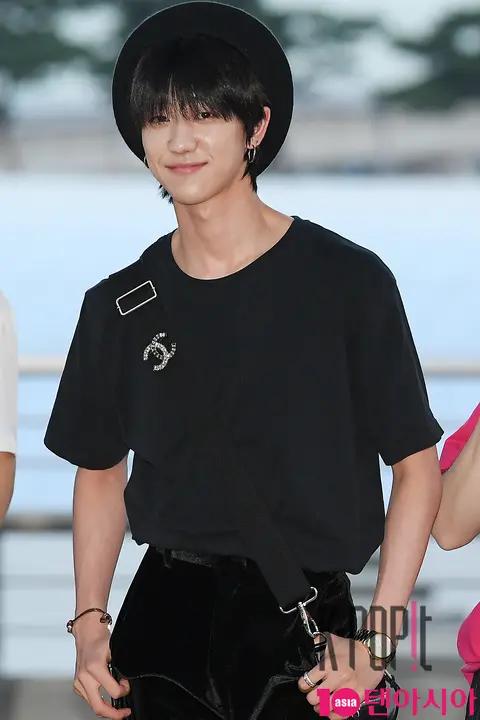 SEVENTEEN, THE 8 — Airport