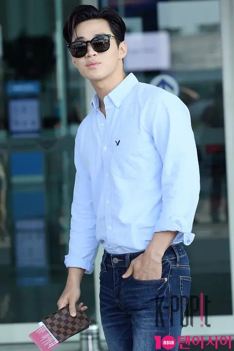 Henry (5) — Airport