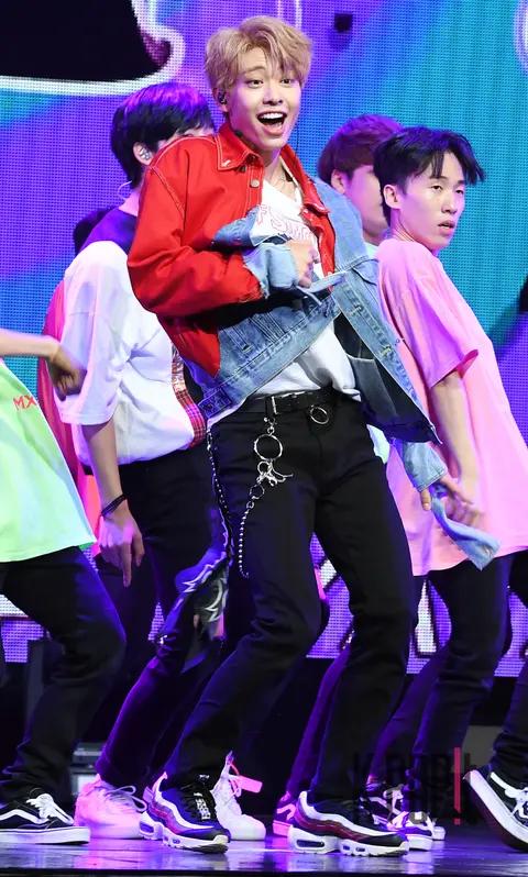 MXM, Dong Hyun 1 — MXM Showcase