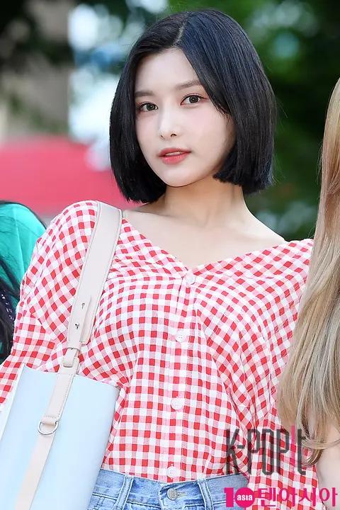 DIA, JENNIE — Music Bank Arrival