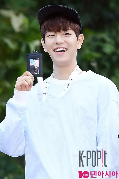 Stray Kids, Seung-min — Music Bank Arrival