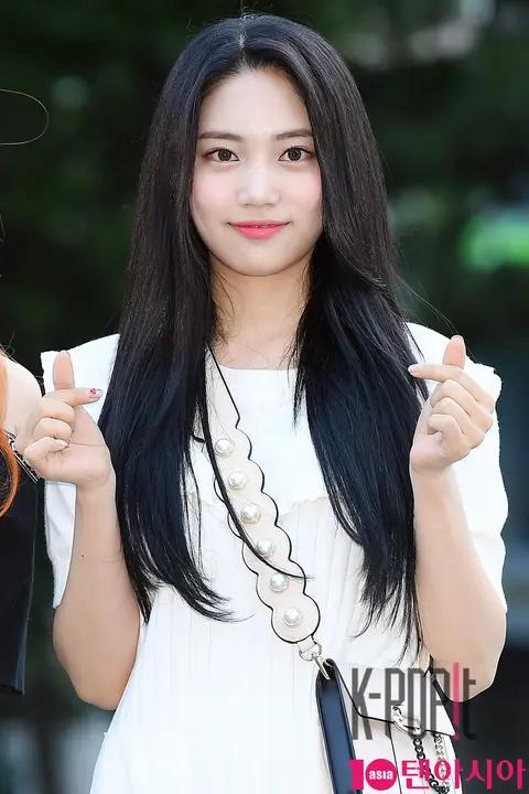DIA, Joo Eun — Music Bank Arrival