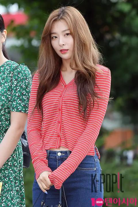 Red Velvet, Seulgi — Music Bank Arrival