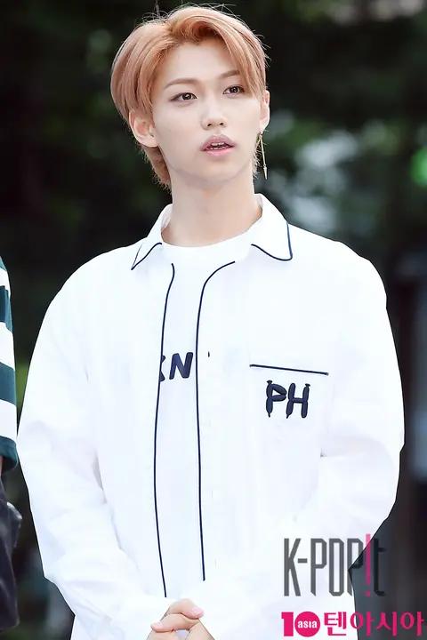 Stray Kids, Felix (Stray Kids) — Music Bank Arrival