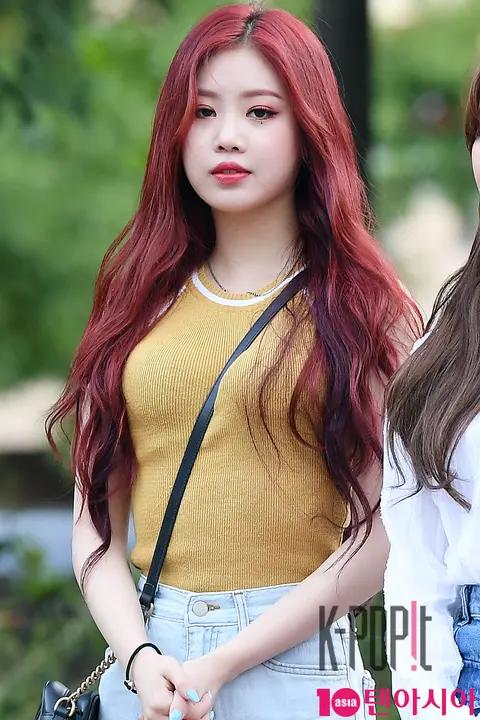 (G)I-DLE, Sujin — Music Bank Arrival