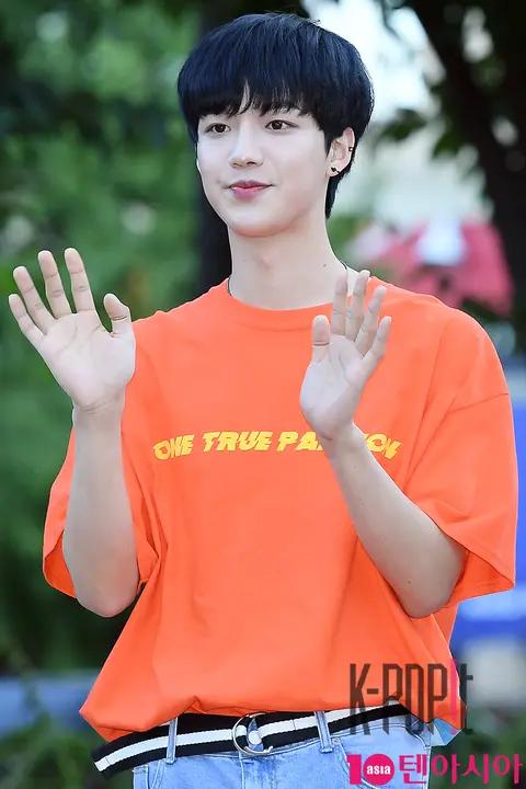 MXM, Lim Young-min — Music Bank Arrival