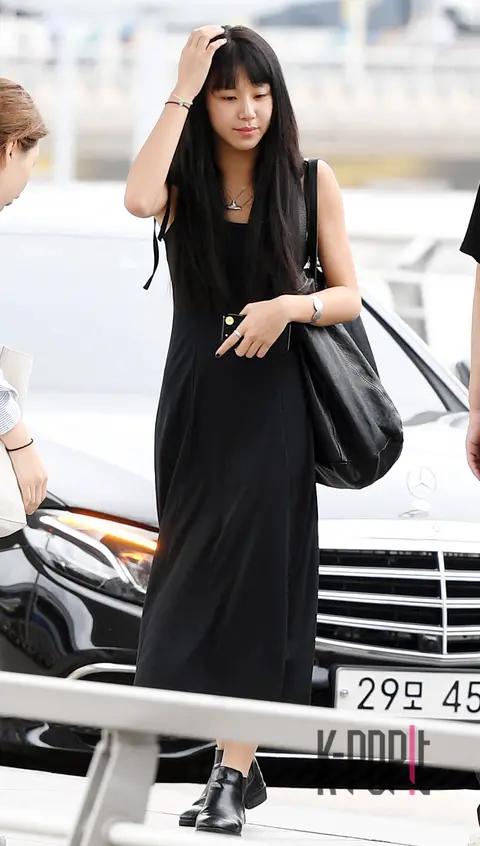 TWICE, Chaeyoung — Airport