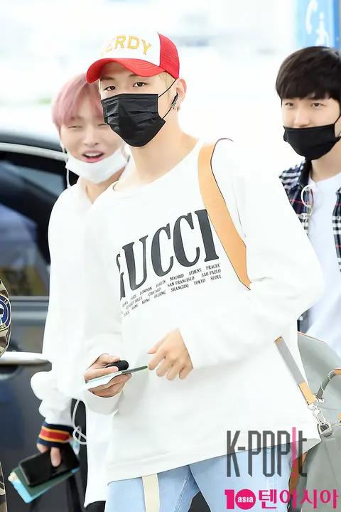 Wanna One, Kang Daniel — Airport