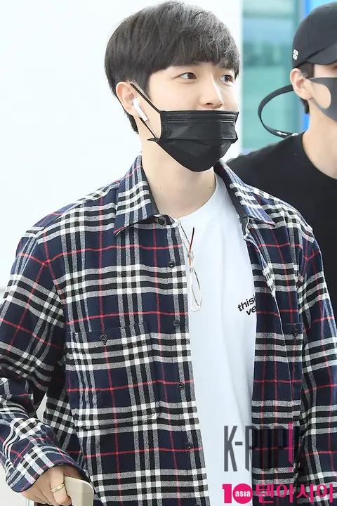 Wanna One, Kim Jaehwan — Airport