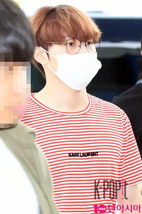Wanna One, Ha Sung-woon — Airport