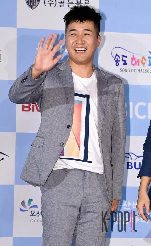 Kim Jong-min — Busan Comedy Festival Blue Carpet