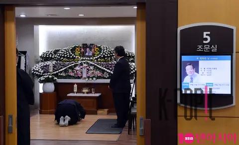 Lee Seung-hyun (Reporter) — Choi Hee-jun Funeral 4