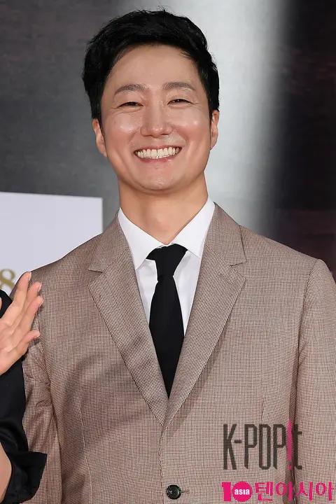 Park Hae-il — Upper Class Showcase