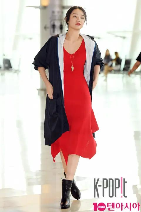 Stephanie Li — Airport