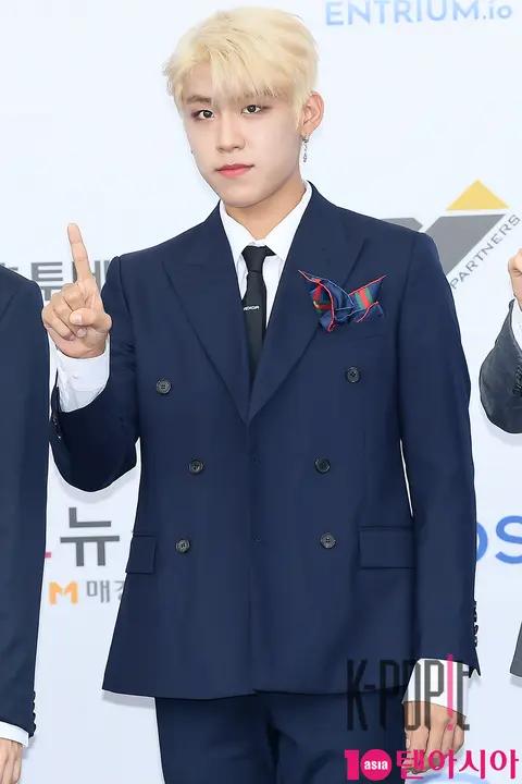 Wanna One, Park Woo-jin — SoribadaAwards Blue Carpet
