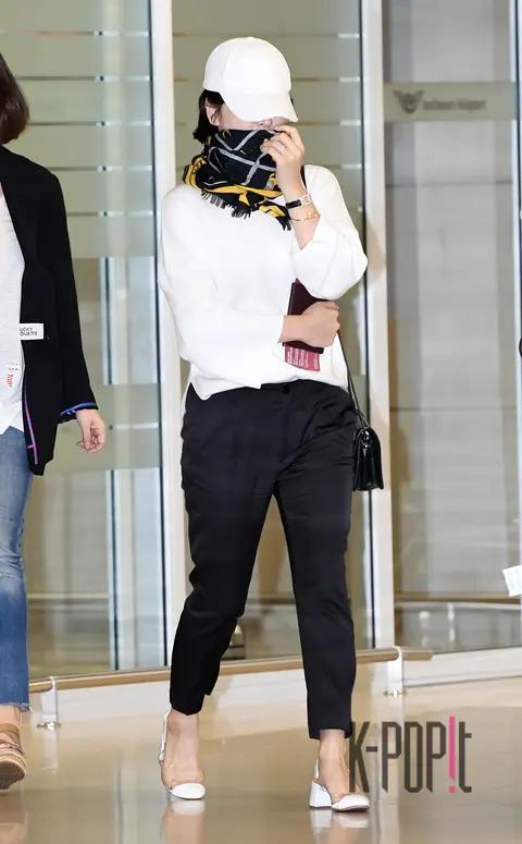 Song Hye-kyo — Airport