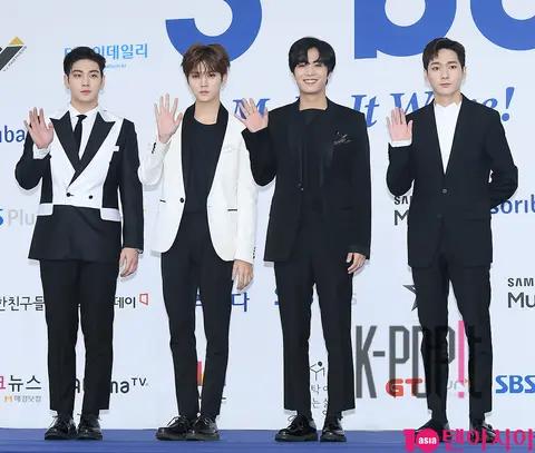 NU'EST W — SoribadaAwards Blue Carpet