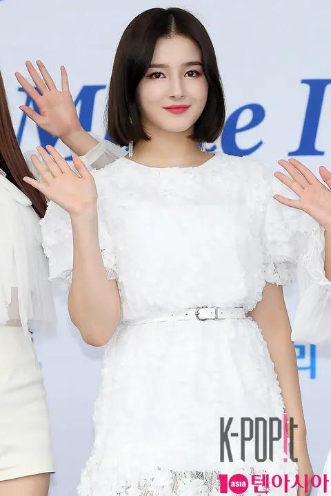 MOMOLAND, Nancy — SoribadaAwards Blue Carpet