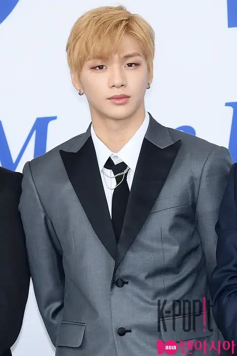 Wanna One, Kang Daniel 3 — SoribadaAwards Blue Carpet