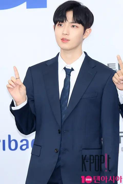 Wanna One, Kim Jaehwan — SoribadaAwards Blue Carpet