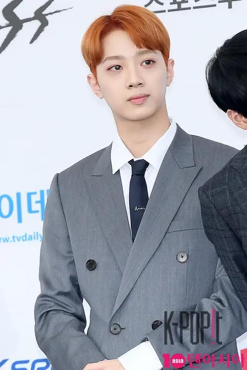Wanna One, Lai Guanlin — SoribadaAwards Blue Carpet