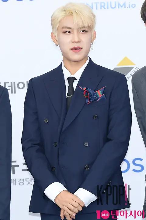 Wanna One, Park Woo-jin — SoribadaAwards Blue Carpet