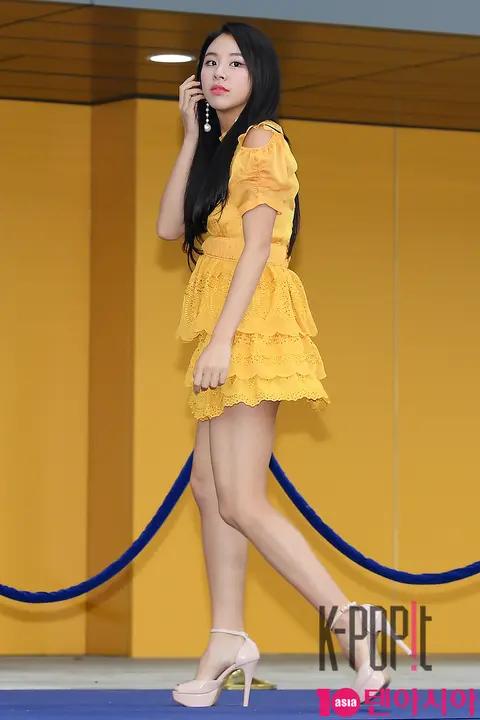 TWICE, Chaeyoung — SoribadaAwards Blue Carpet