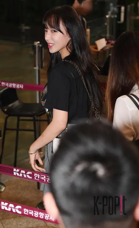 WJSN, Seong-so — Airport