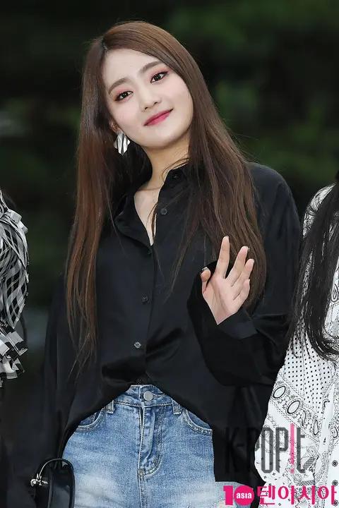 (G)I-DLE, Minnie (aespa) — Music Bank Arrival