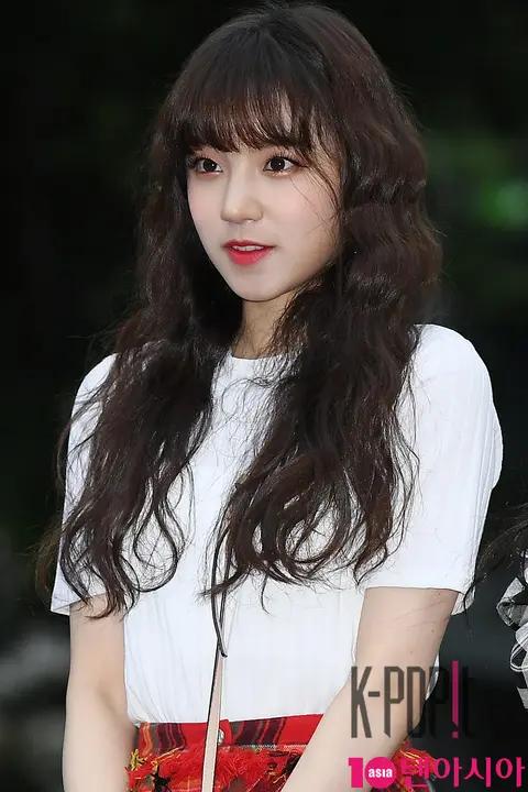(G)I-DLE, Ugi — Music Bank Arrival