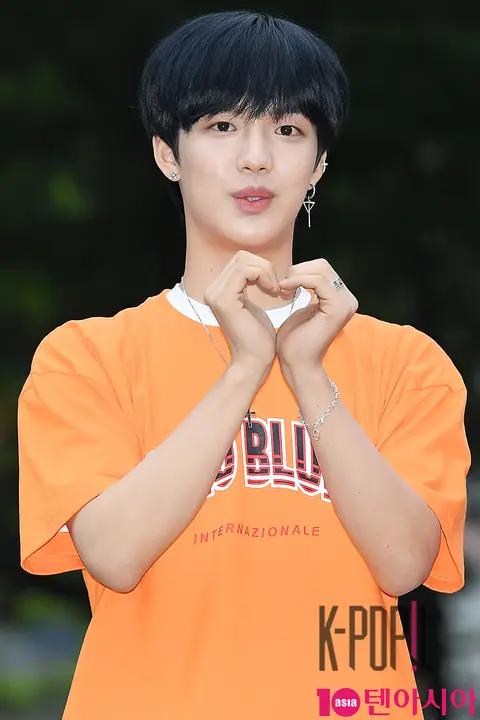 MXM, Lim Young-min — Music Bank Arrival