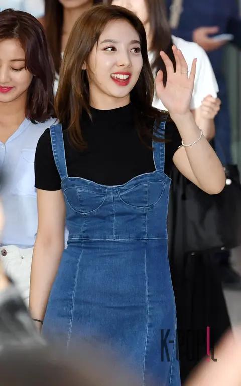 TWICE, Nayeon (TWICE) — Airport