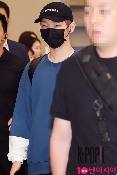 Wanna One, Yoon Ji-sung — Airport