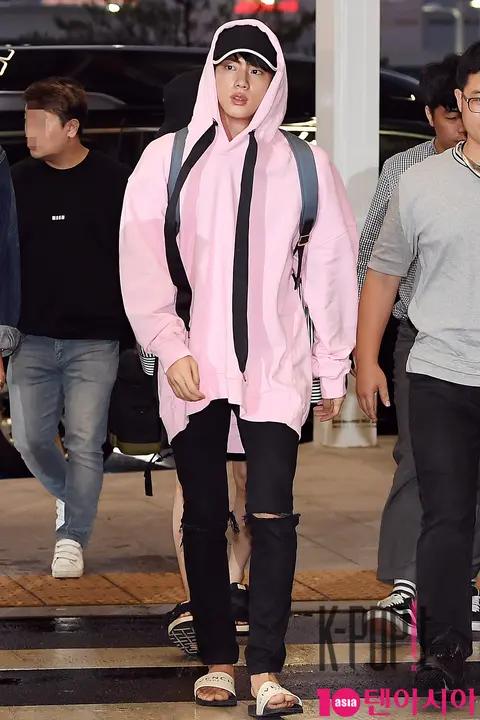 BTS, Jin 1 — Airport