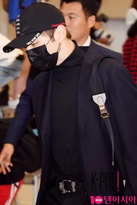 Wanna One, Kang Daniel — Airport