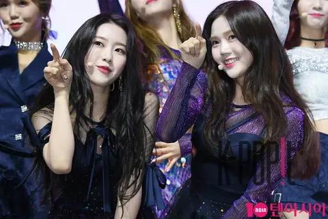 OH MY GIRL, Ji-ho, HyoJung — OH MY GIRL Showcase