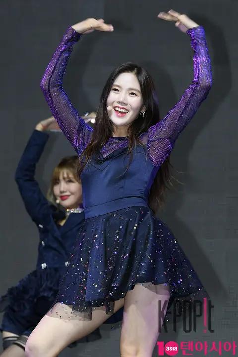OH MY GIRL, Hyojung — OH MY GIRL Showcase