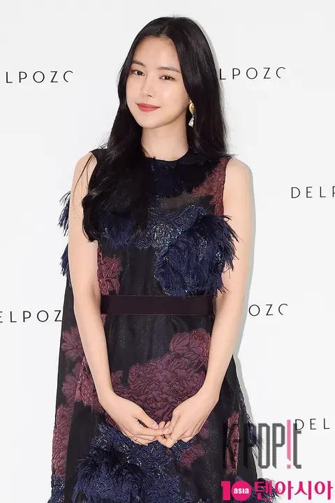 Son Na-eun — DelPozo Launch