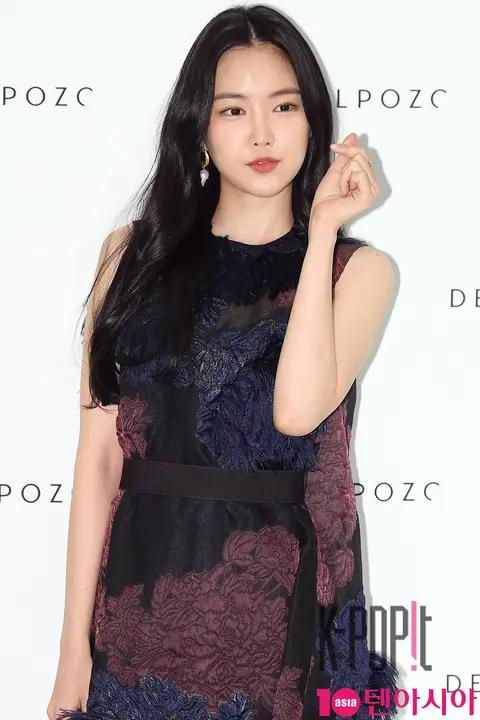 Sohn Na-eun 4 — DelPozo Launch