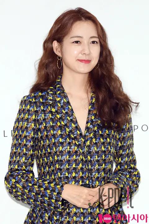 Lee Yo-won 4 — DelPozo Launch