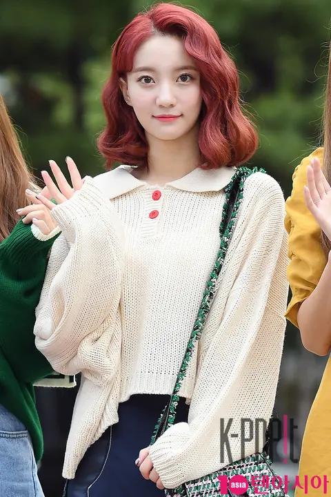 OH MY GIRL, Bini 1 — Music Bank Arrival