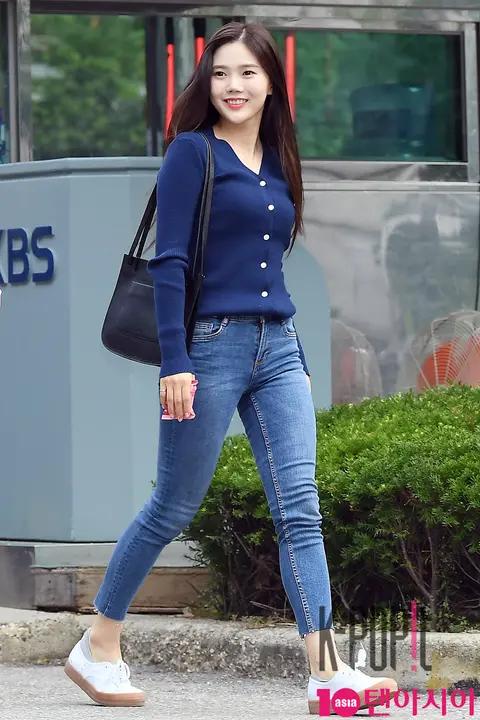 OH MY GIRL, HyoJung — Music Bank Arrival