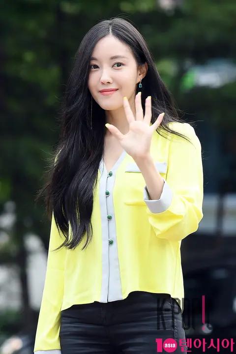 Hyomin — Music Bank Arrival