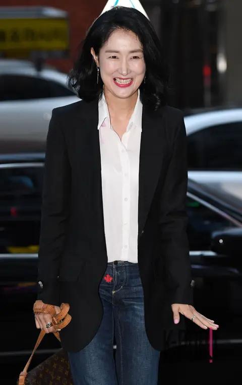 Kim Sun-hwa — My ID is Gangnam Beauty Wrap Party