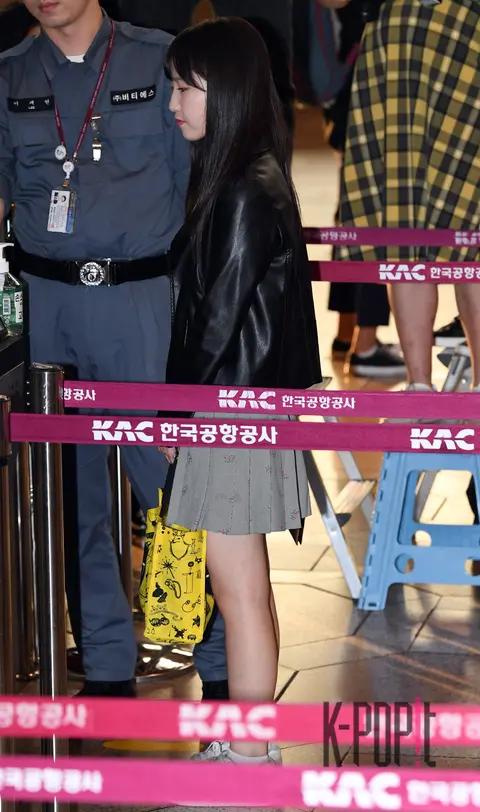 IZ*ONE, Honda Hitomi (2) — Airport